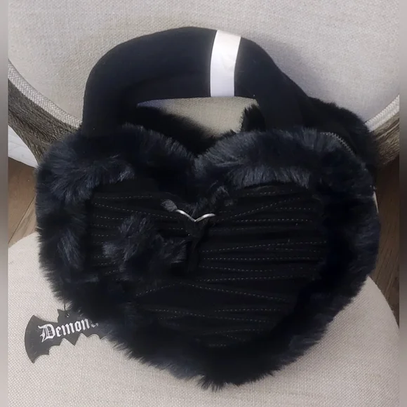 Dolls Kill - Demonia Faux Fur Heart-Shaped Purse - Picture 3 of 4